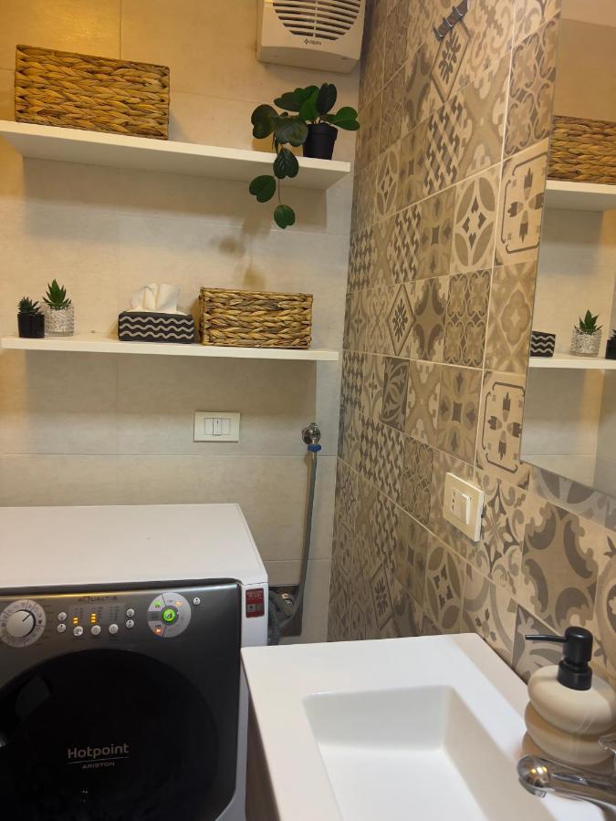 Regina Milano In Porta Romana 3 - Sky Tv, Wifi & Breakfast Box Apartment Exterior foto
