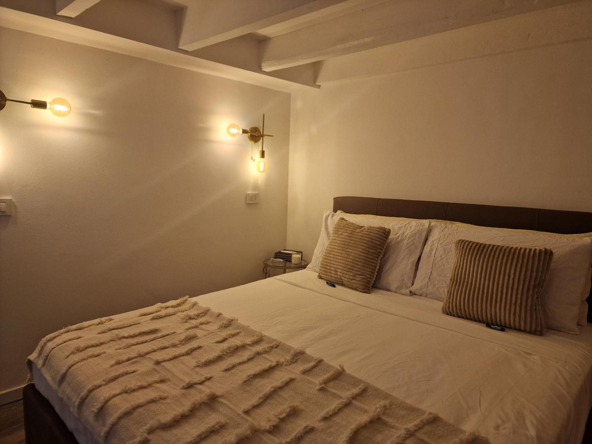 Regina Milano In Porta Romana 3 - Sky Tv, Wifi & Breakfast Box Apartment Exterior foto